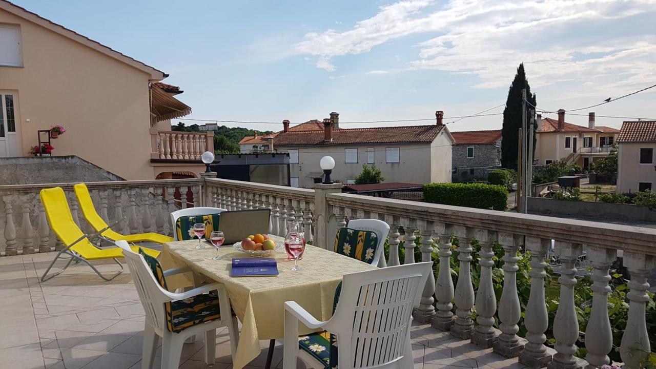 Apartmani Diva Malinska Exteriér fotografie