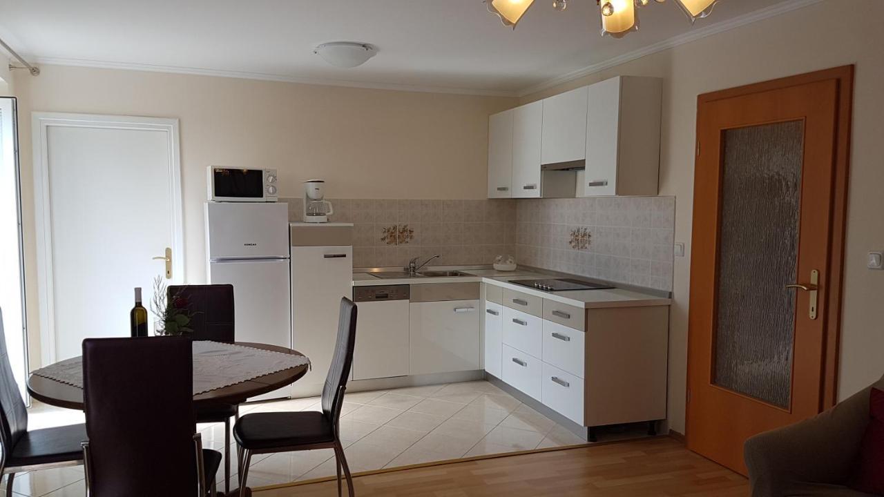 Apartmani Diva Malinska Exteriér fotografie