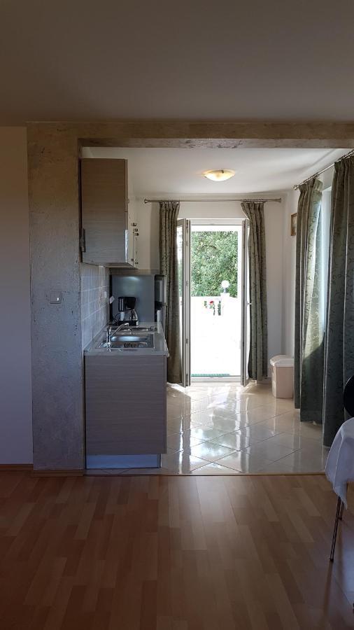 Apartmani Diva Malinska Exteriér fotografie